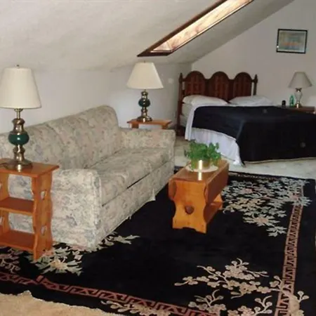 1768 Country Inn-2